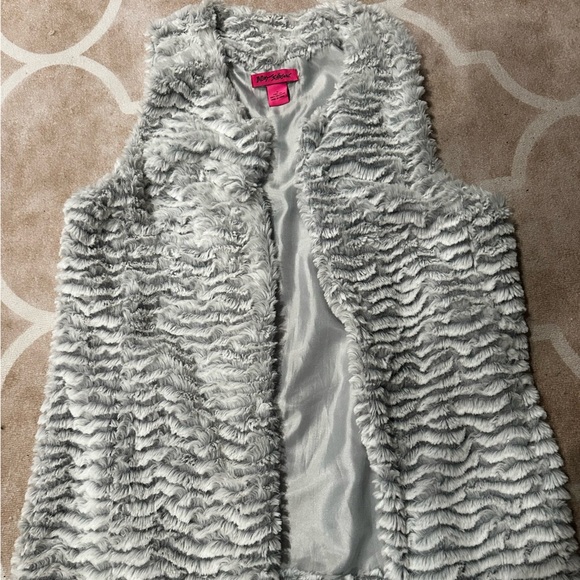 WOMENs Betsey Johnson Gray Faux Fur vest - Picture 1 of 6